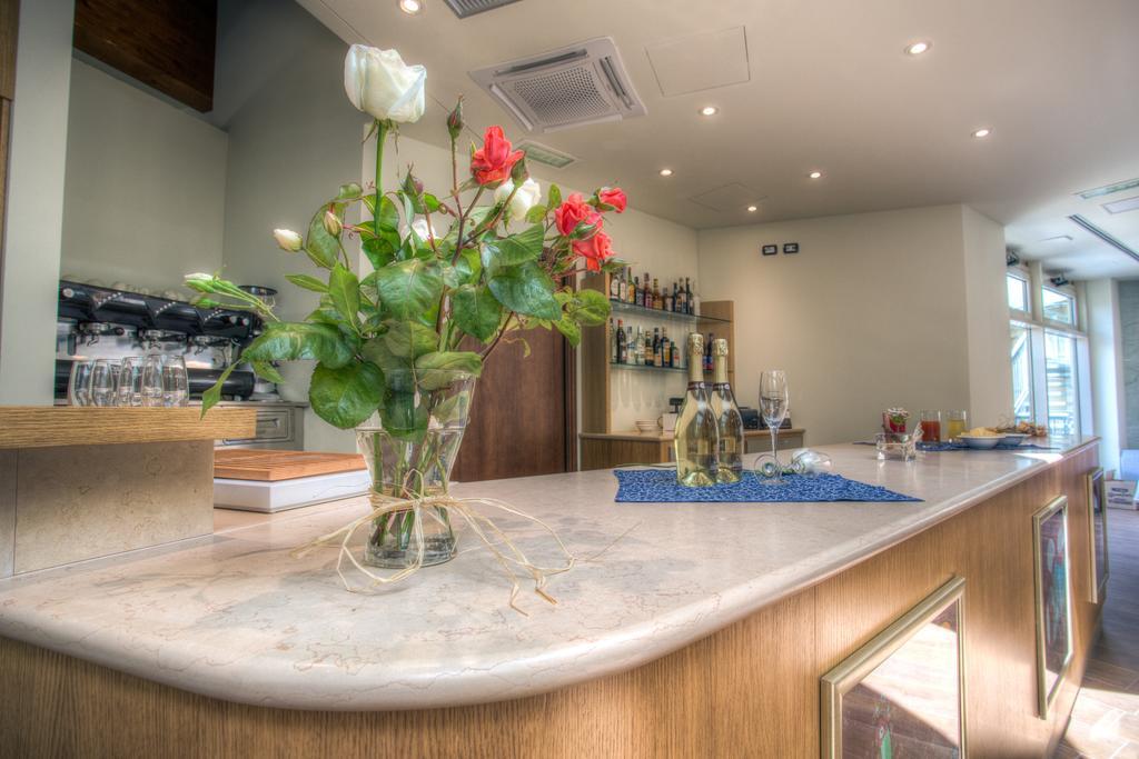 פנאבילי Hotel Il Duca Del Montefeltro מראה חיצוני תמונה