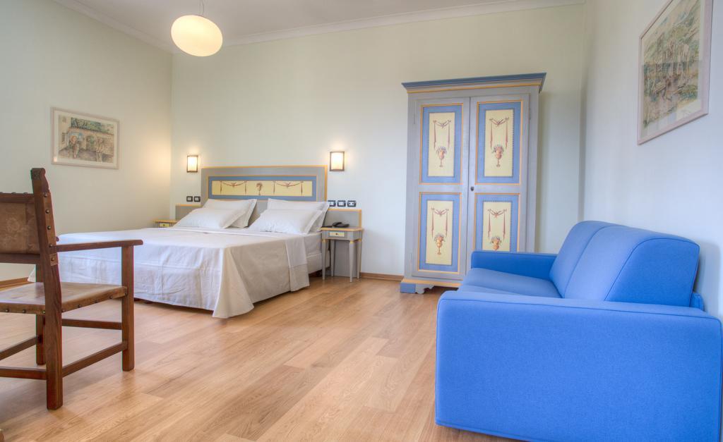 פנאבילי Hotel Il Duca Del Montefeltro מראה חיצוני תמונה