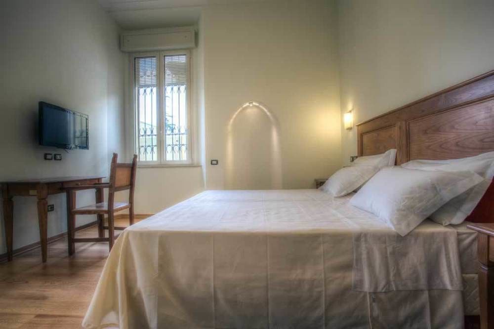 פנאבילי Hotel Il Duca Del Montefeltro מראה חיצוני תמונה